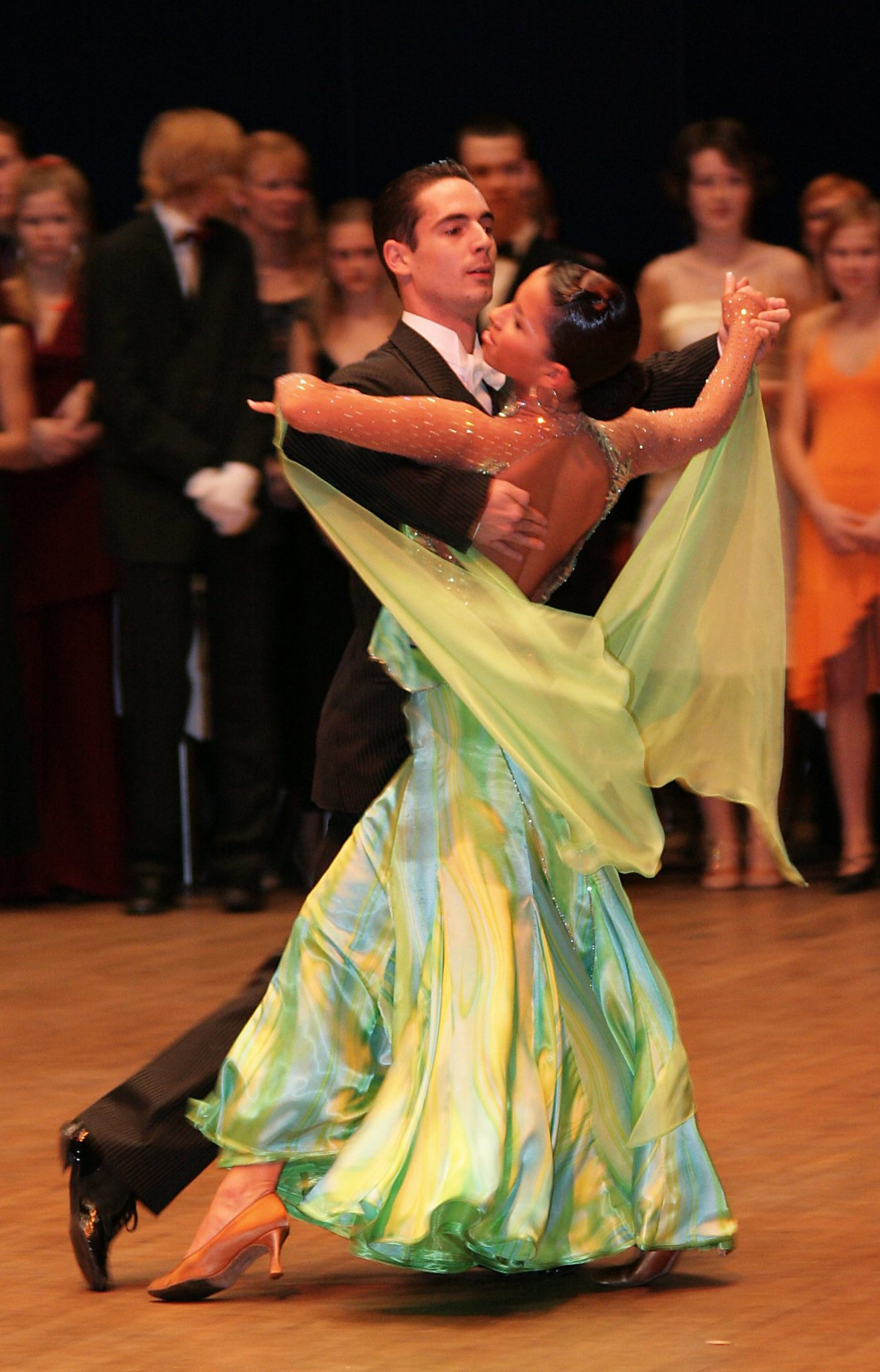 learning-the-viennese-waltz-dance-lessons-houston